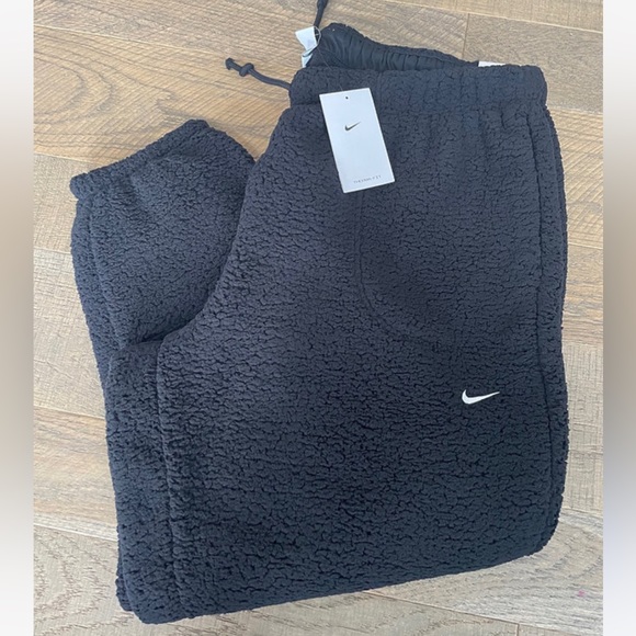 Nike Pants - Women’s Plus Size Sherpa Full Length Jogger